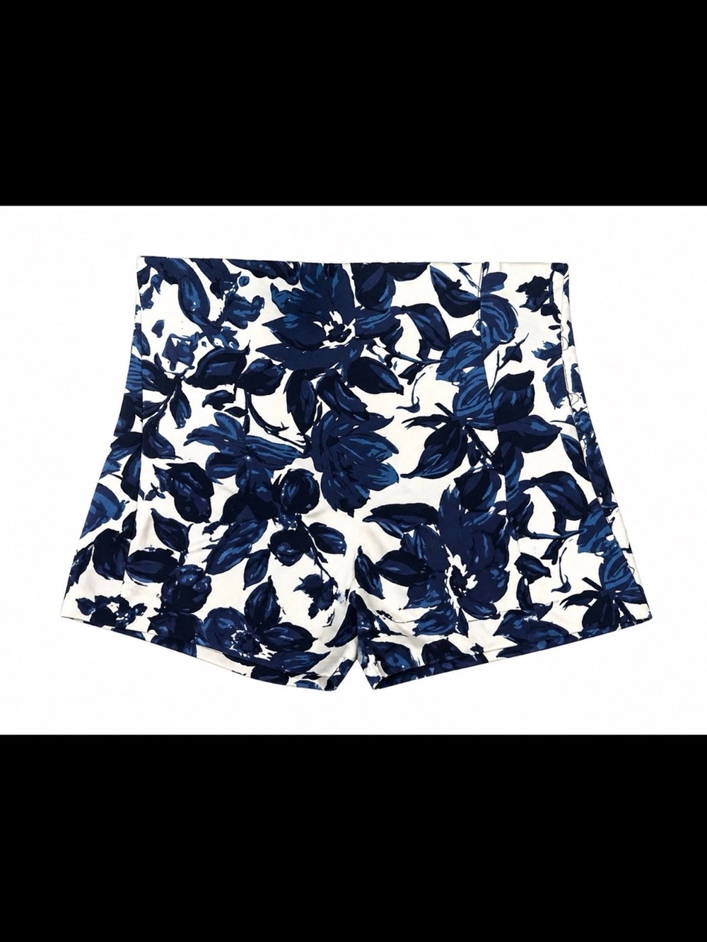 Margaret M Women’s XS Blue White Floral Shorts Pull On Stretch 3.5” Inseam